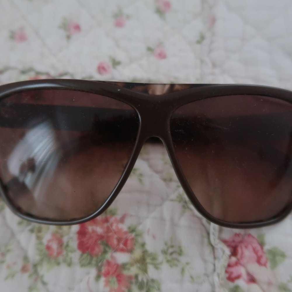 Authentic Gucci Tortoise Oversized Sunglasses Gg3… - image 3